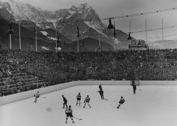 Eishockeyspiel im Eisstadion