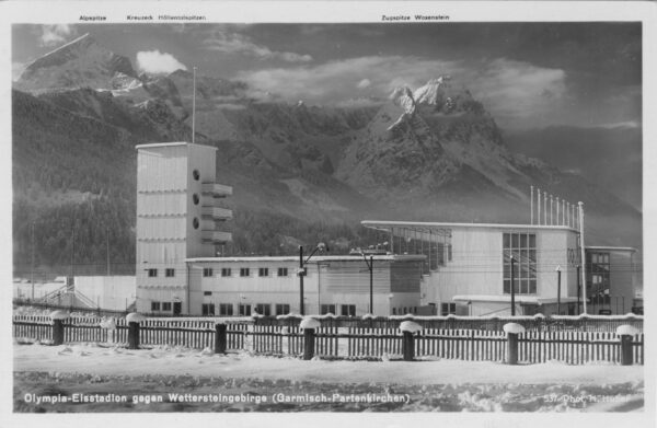 Olympia-Eisstadion von außen