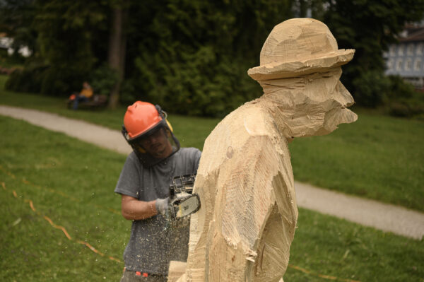 Holz erleben - Momo sehen